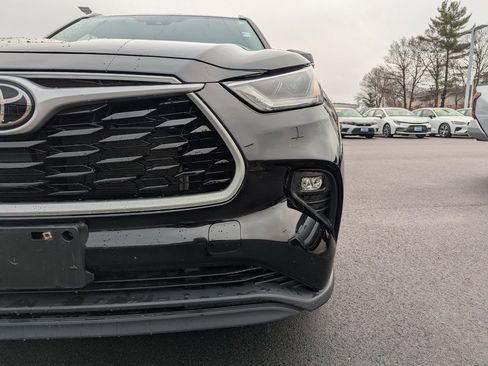 Used 2023 Toyota Highlander XLE image 11