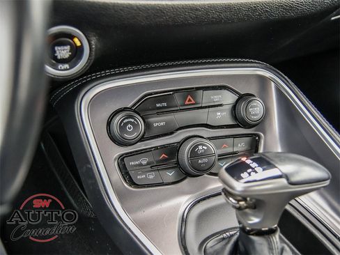 Used 2020 Dodge Challenger SXT image 22