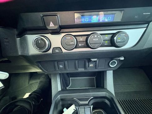 Used 2023 Toyota Tacoma SR AWD/4WD image 23