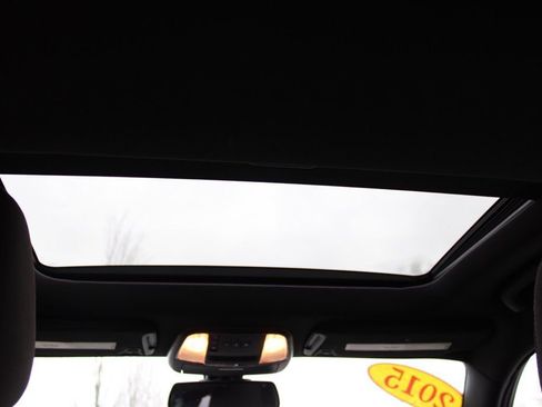 Used 2015 Dodge Charger SXT image 25