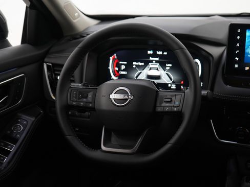 Used 2026 Nissan Rogue Platinum w/ Platinum Premium Package image 14