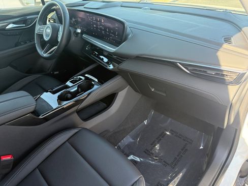 Used 2025 Buick Envision Preferred image 31