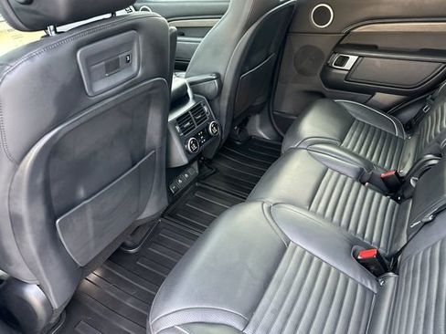 Certified 2024 Land Rover Discovery Metropolitan Edition image 11