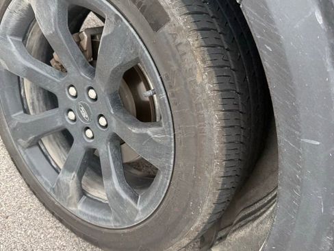 Used 2023 Ford Explorer ST-Line w/ Class IV Trailer Tow Package image 6