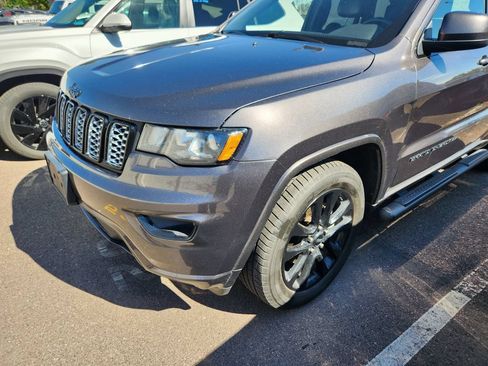 Used 2020 Jeep Grand Cherokee Altitude AWD/4WD image 6
