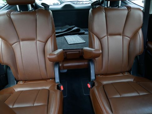 Used 2019 Subaru Ascent Touring w/ Popular Package #2A AWD/4WD image 13