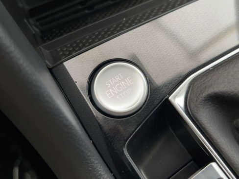 New 2026 Volkswagen Taos SE image 24