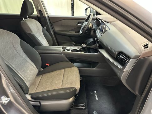 Certified 2023 Nissan Rogue SV image 13