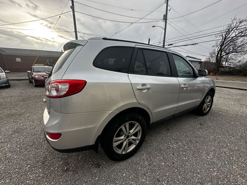 Used 2011 Hyundai Santa Fe SE image 4
