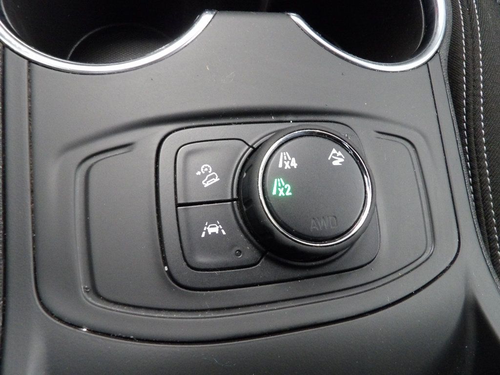 Used 2024 GMC Terrain SLE AWD/4WD image 31