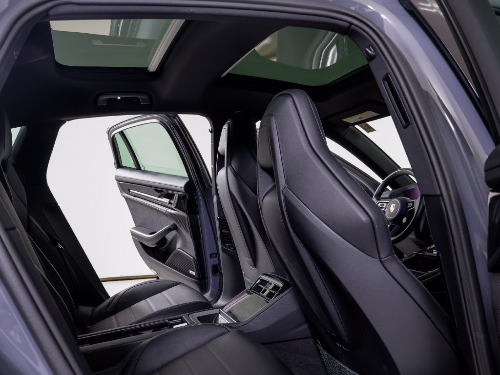 Certified 2025 Porsche Panamera w/ Premium Package RWD image 11