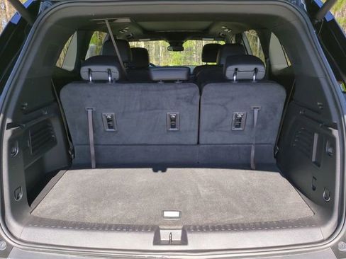 Used 2024 GMC Acadia AT4 w/ Luxury Package image 13