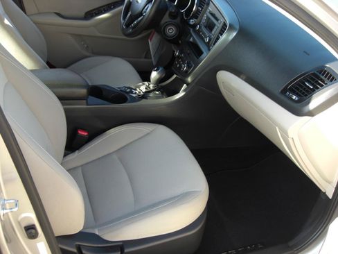 Used 2013 Kia Optima LX FWD image 14