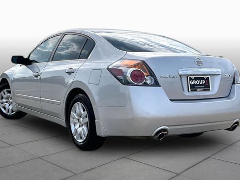 Used 2010 Nissan Altima 2.5 S FWD image 11