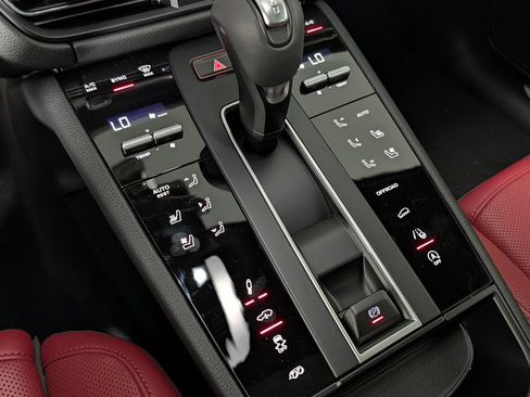 New 2026 Porsche Macan S AWD/4WD image 34