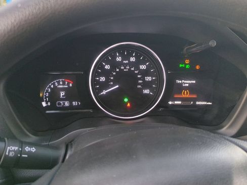 Used 2021 Honda HR-V EX image 11