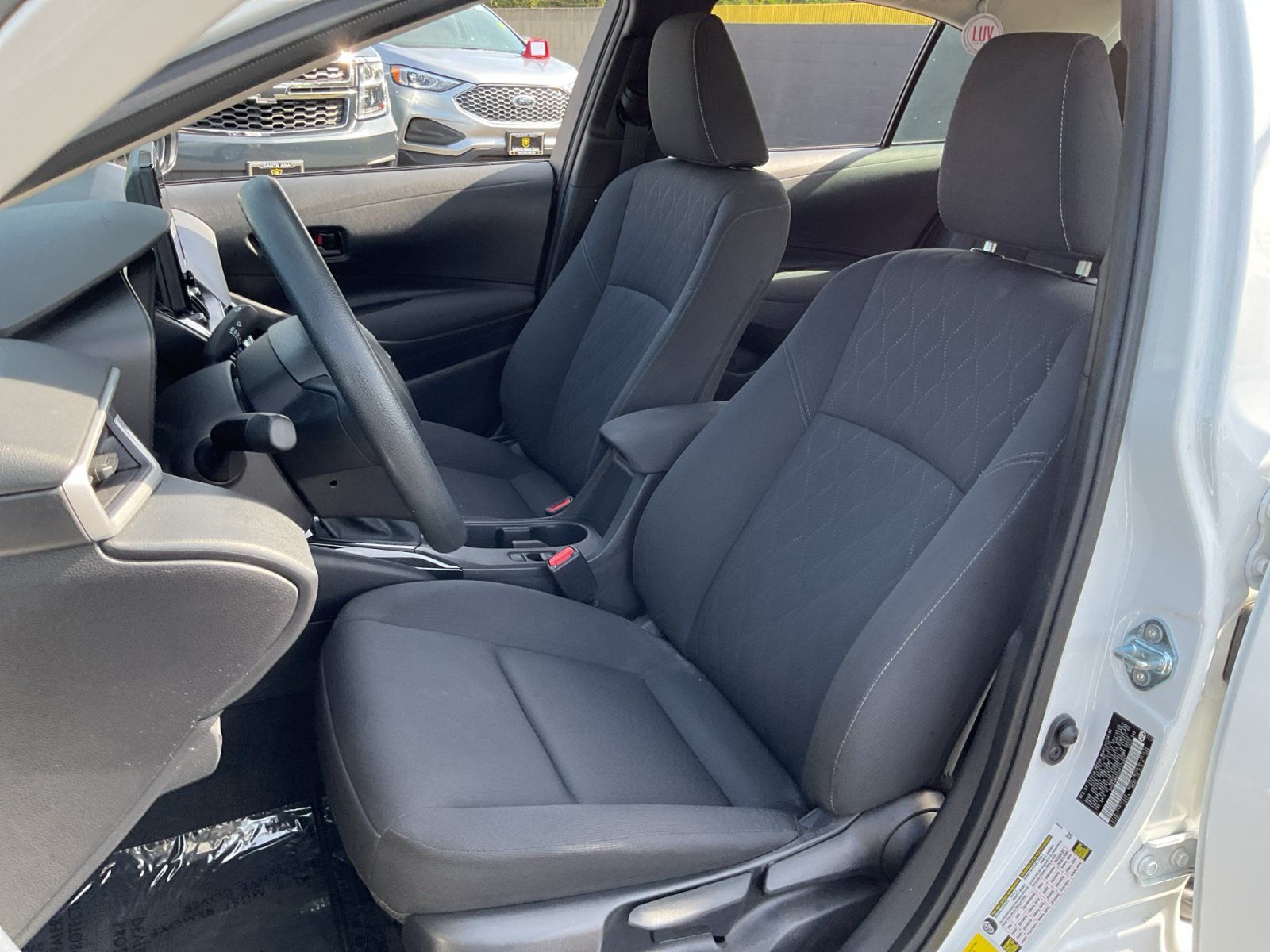 Used 2025 Toyota Corolla LE FWD image 18
