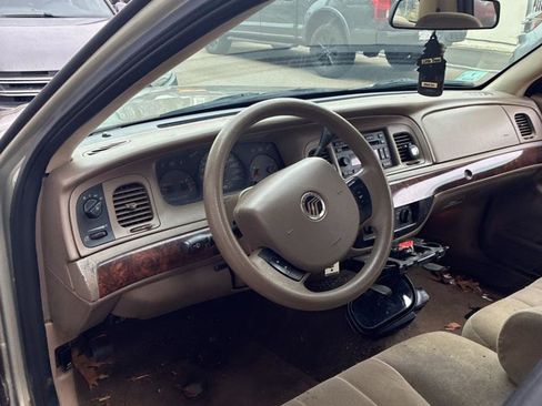 Used 2005 Mercury Grand Marquis GS image 14