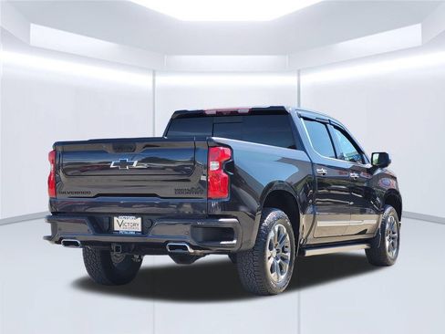 Used 2024 Chevrolet Silverado 1500 High Country w/ Technology Package AWD/4WD image 5