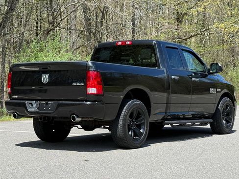 Used 2017 RAM 1500 Express AWD/4WD image 4