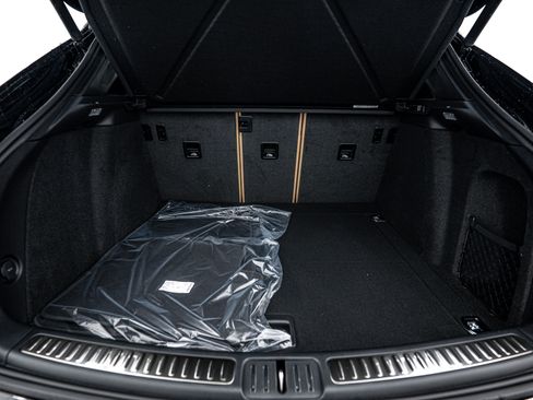 Certified 2025 Porsche Macan image 26