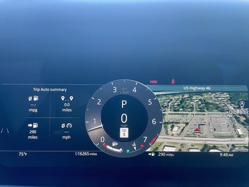 Certified 2026 Land Rover Range Rover Velar Dynamic SE AWD/4WD image 24