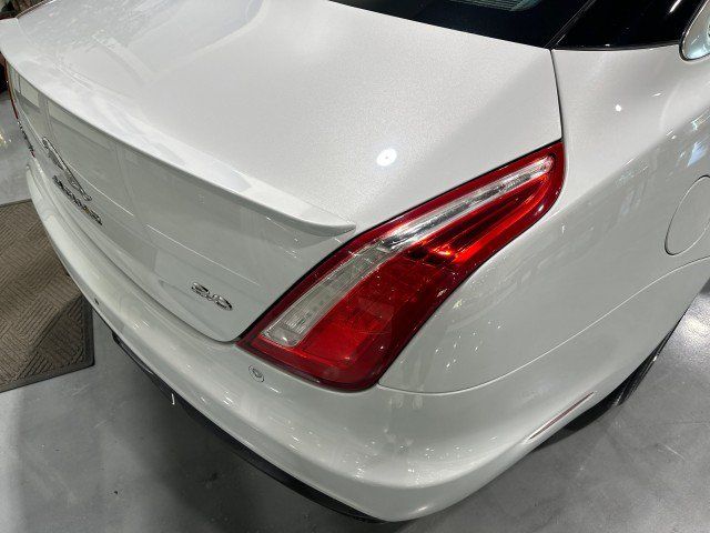 Used 2016 Jaguar XJ R-Sport RWD image 30
