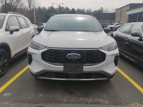 Used 2025 Ford Escape ST-Line AWD/4WD image 3