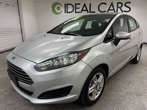 Used 2017 Ford Fiesta SE FWD image 1