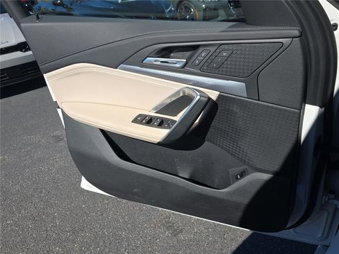 Used 2023 BMW X1 xDrive28i w/ M Sport Package image 19