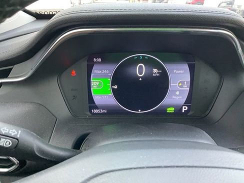 Used 2022 Chevrolet Bolt EUV LT w/ Convenience Package image 24