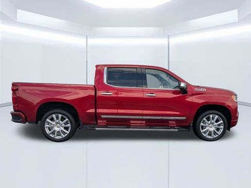 Used 2024 Chevrolet Silverado 1500 High Country w/ High Country Premium Package AWD/4WD image 3