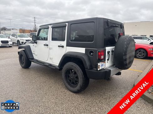 Used 2014 Jeep Wrangler Unlimited Sahara image 2