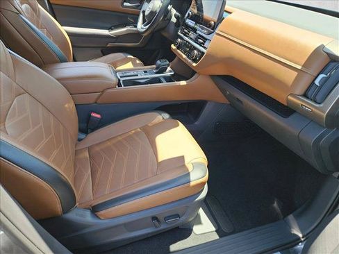 Used 2022 Nissan Pathfinder Platinum w/ Cargo Package FWD image 21