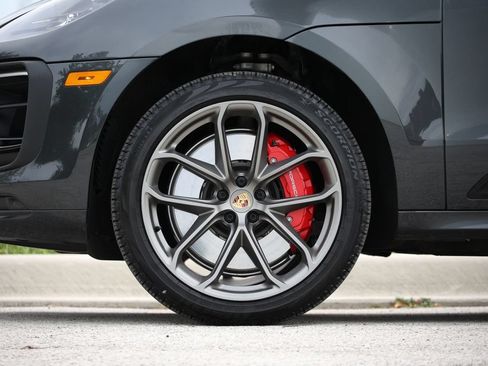 Certified 2025 Porsche Macan GTS AWD/4WD image 26