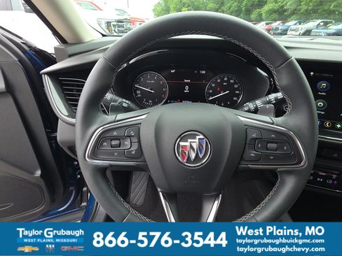 Used 2023 Buick Envision Essence FWD image 17
