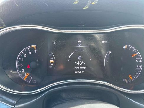 Used 2020 Jeep Grand Cherokee Altitude AWD/4WD image 16