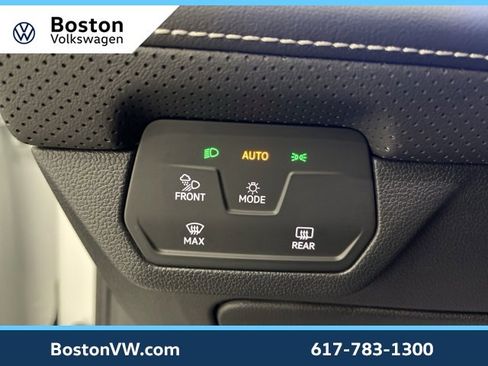 Used 2025 Volkswagen Atlas Cross Sport SEL R-Line image 20