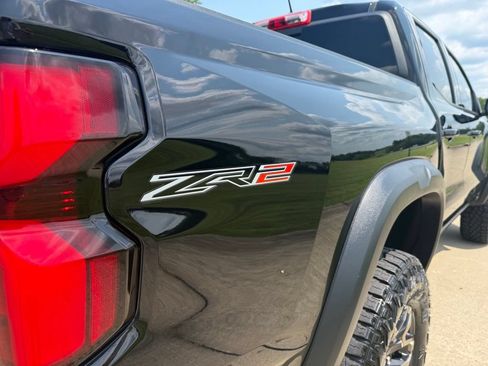 Used 2024 Chevrolet Colorado ZR2 AWD/4WD image 4