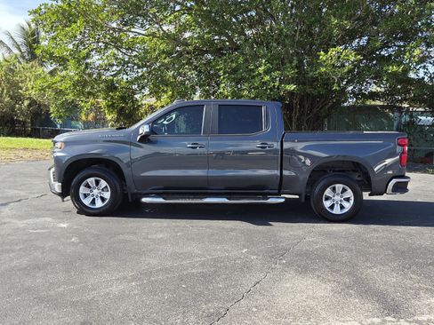 Used 2022 Chevrolet Silverado 1500 LT image 2