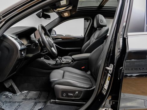 Used 2024 BMW X4 xDrive30i w/ Parking Assistance Package image 4