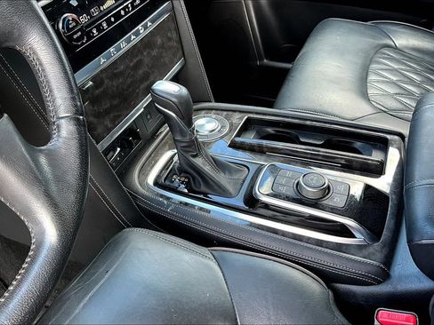 Used 2022 Nissan Armada Platinum w/ Captain's Chairs Package RWD image 17