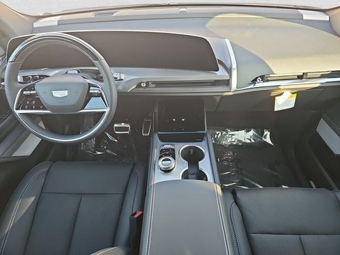 New 2026 Cadillac Vistiq Luxury w/ LPO, Floor Liner Package image 9
