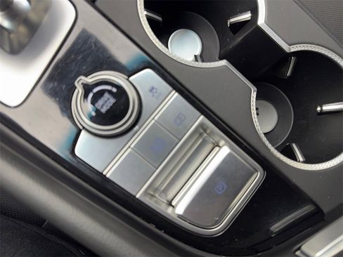 Used 2025 Genesis G70 2.5T image 71