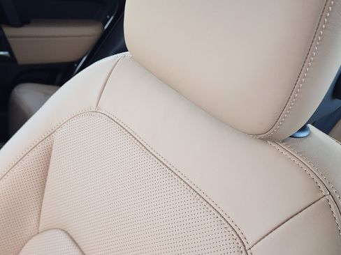 New 2026 Land Rover Defender 110 X-Dynamic SE image 14