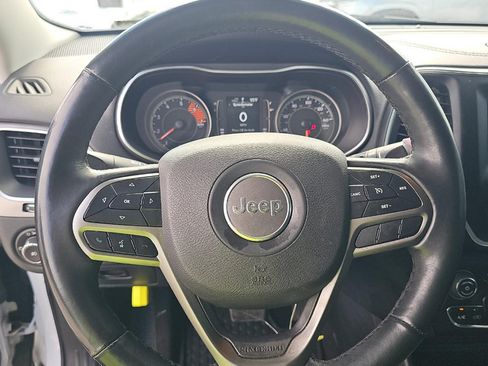 Used 2019 Jeep Cherokee Latitude Plus w/ Comfort/Convenience Group AWD/4WD image 12