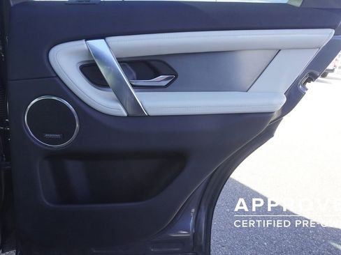 Used 2025 Land Rover Discovery Sport Dynamic SE image 25