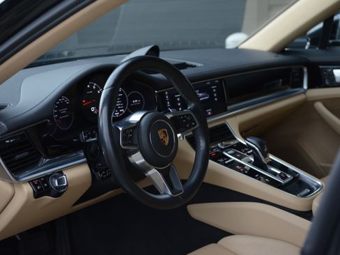 Certified 2019 Porsche Panamera 4 AWD/4WD image 4