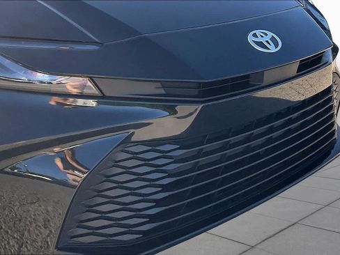 Used 2025 Toyota Camry LE FWD image 29