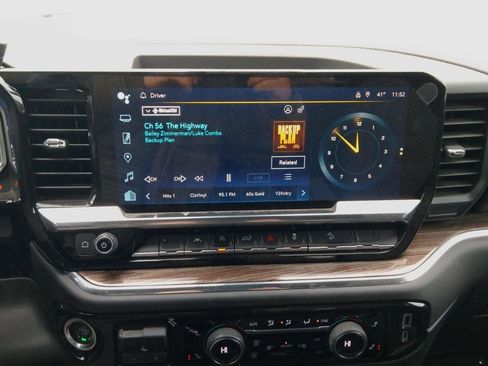 Used 2024 Chevrolet Silverado 1500 LT w/ Z71 Off-Road Package image 22